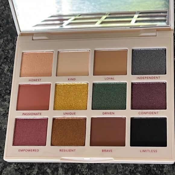 Persona Cosmetics Identity Two Eyeshadow Palette 🌈 like a rainbow of shades 🌈 - Picture 9 of 9
